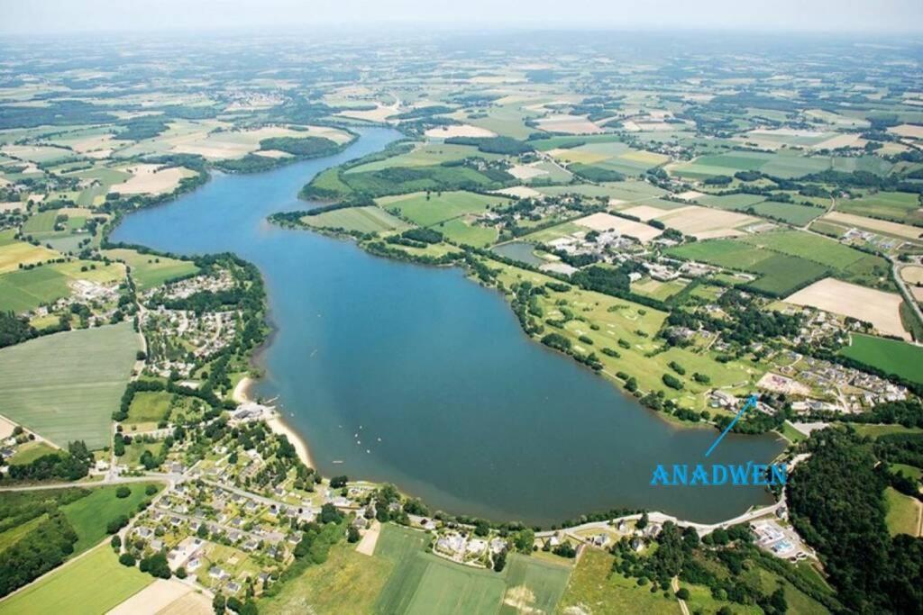 Cottage Anadwen Au Pied Du Lac Au Duc Et Son Golf Ploërmel Kültér fotó